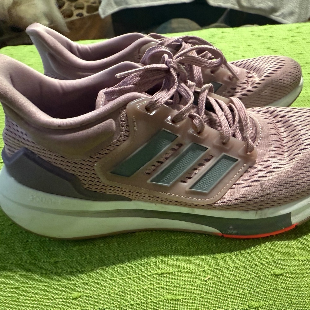 Adidas women’s running shoes 8